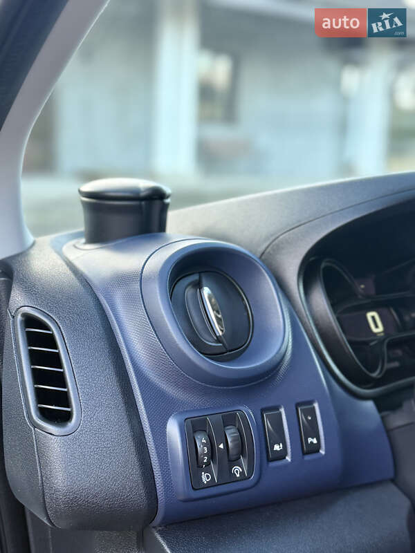 Грузовой фургон Opel Vivaro 2018 в Нововолынске