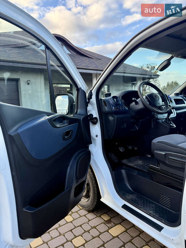 Грузовой фургон Opel Vivaro 2018 в Нововолынске