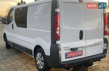 Грузопассажирский фургон Opel Vivaro 2012 в Дубно