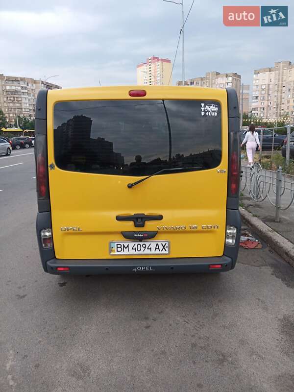 Мінівен Opel Vivaro 2004 в Києві