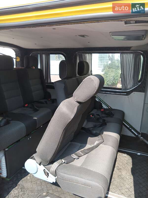 Мінівен Opel Vivaro 2004 в Києві