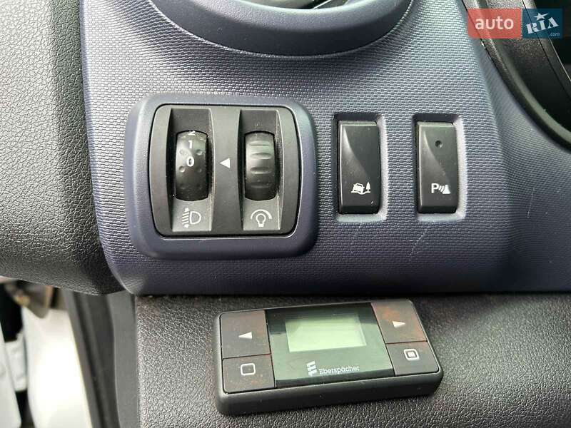 Грузовой фургон Opel Vivaro 2016 в Николаеве