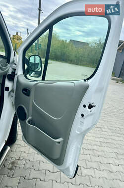 Минивэн Opel Vivaro 2005 в Ковеле