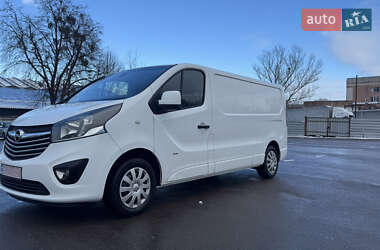 Вантажний фургон Opel Vivaro 2015 в Рівному