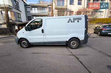 Вантажний фургон Opel Vivaro 2002 в Львові