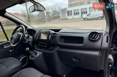 Минивэн Opel Vivaro 2016 в 