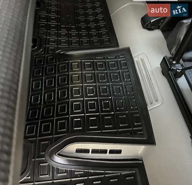 Минивэн Opel Vivaro 2011 в Умани