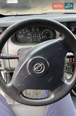 Минивэн Opel Vivaro 2004 в Кагарлыке