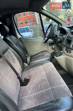 Грузопассажирский фургон Opel Vivaro 2013 в 