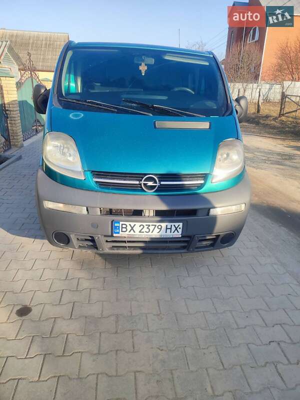Минивэн Opel Vivaro 2004 в 