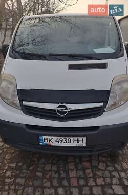 Вантажний фургон Opel Vivaro 2014 в Рівному