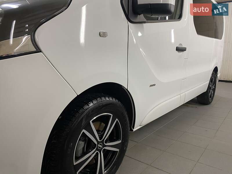 Минивэн Opel Vivaro 2016 в Умани