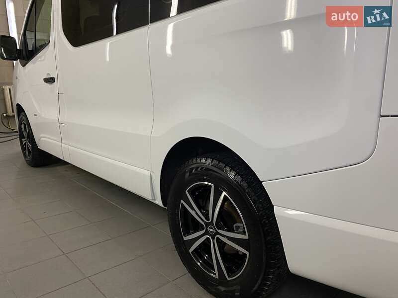 Минивэн Opel Vivaro 2016 в Умани