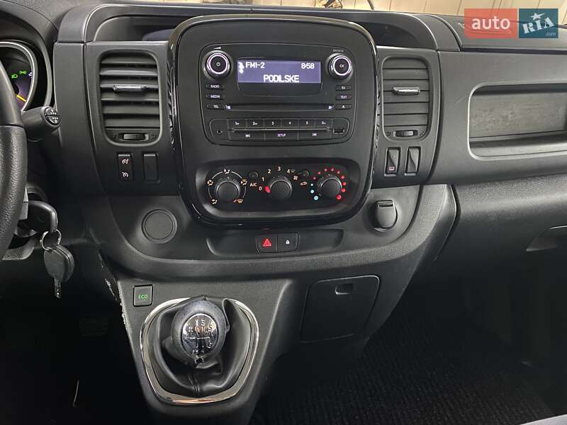 Минивэн Opel Vivaro 2016 в Умани