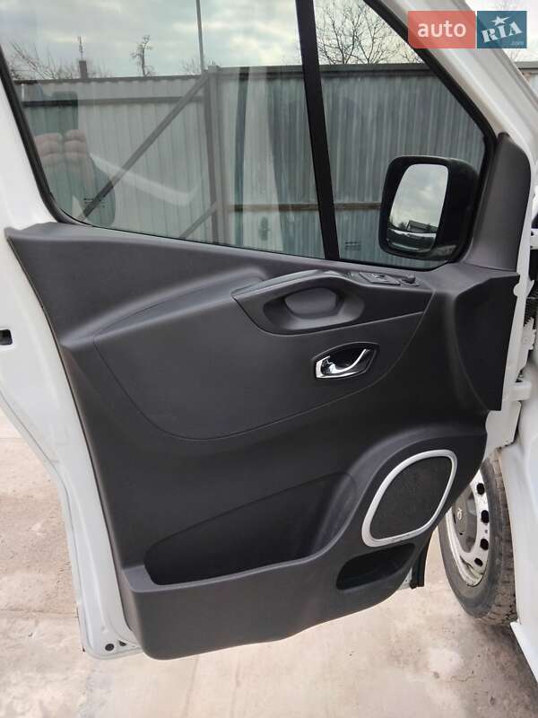 Грузовой фургон Opel Vivaro 2016 в Боярке