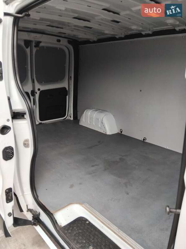 Грузовой фургон Opel Vivaro 2016 в Боярке