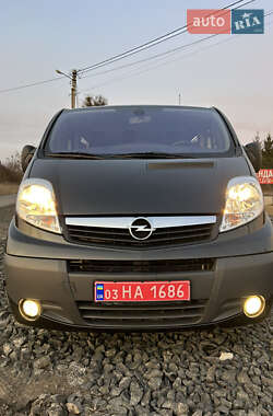 Мінівен Opel Vivaro 2012 в 