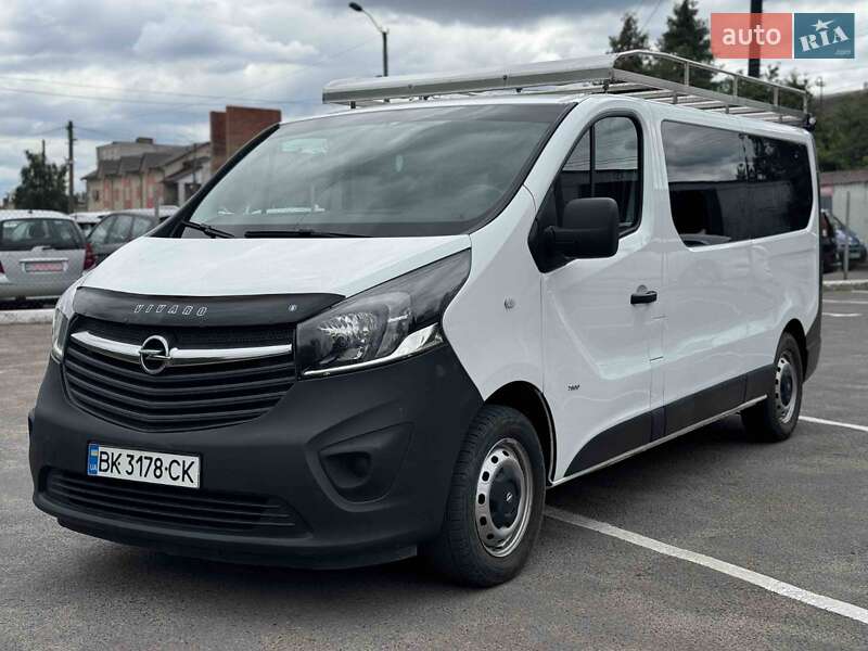 Минивэн Opel Vivaro 2015 в 