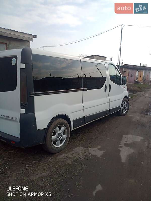 Минивэн Opel Vivaro 2003 в Нововолынске