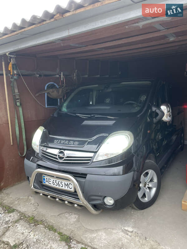 Мінівен Opel Vivaro 2012 в 