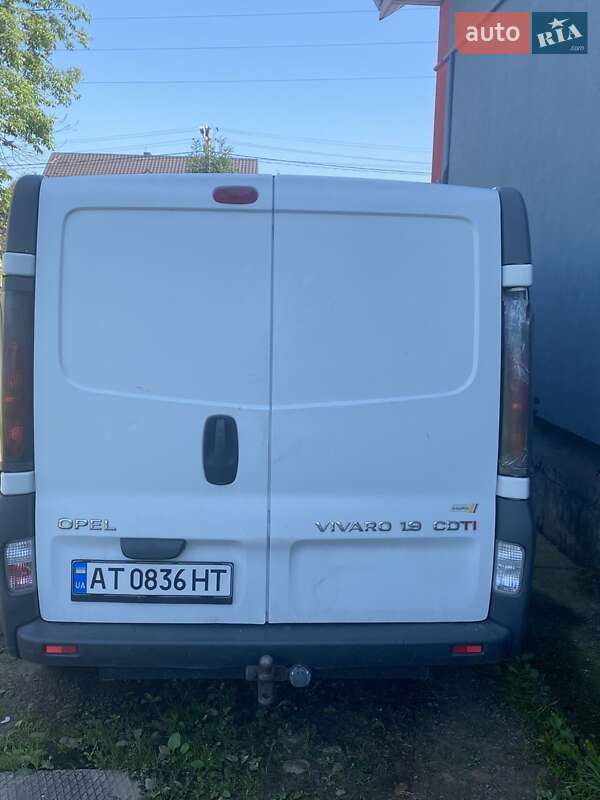 Мінівен Opel Vivaro 2005 в Івано-Франківську