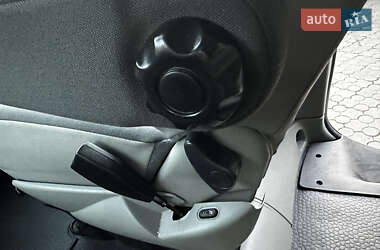 Мінівен Opel Vivaro 2012 в 
