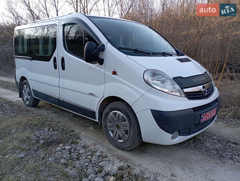 Минивэн Opel Vivaro 2009 в Дунаевцах