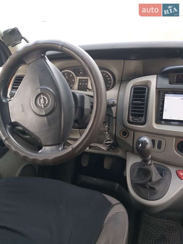 Минивэн Opel Vivaro 2004 в Кривом Роге