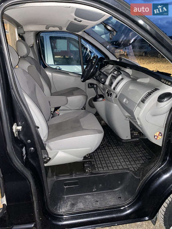 Минивэн Opel Vivaro 2010 в Черновцах