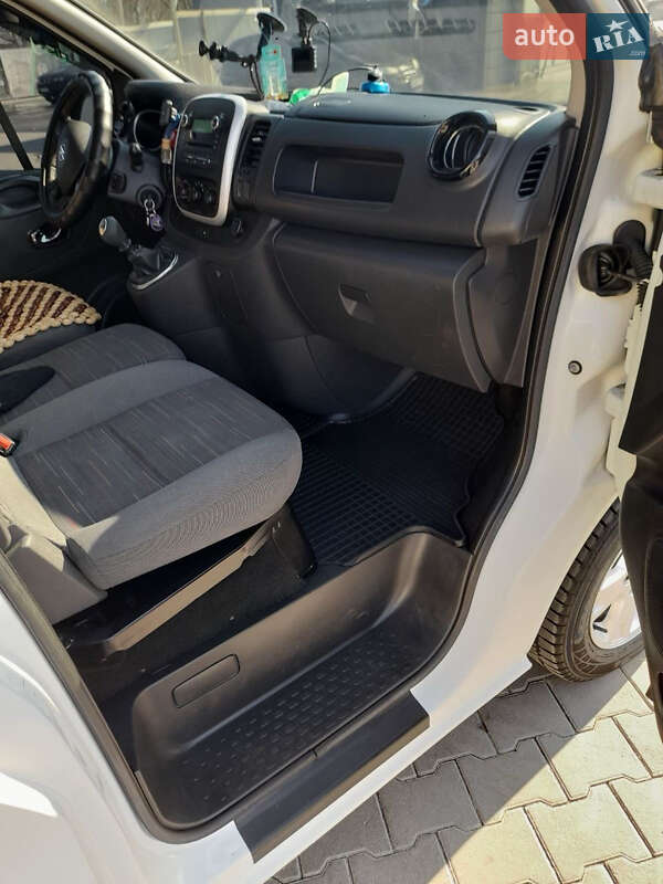 Минивэн Opel Vivaro 2014 в Звягеле