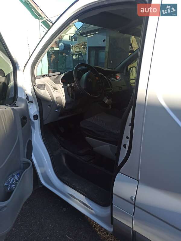 Грузовой фургон Opel Vivaro 2013 в Ирпене