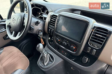Минивэн Opel Vivaro 2017 в 