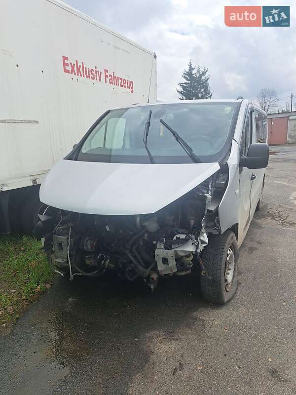 Минивэн Opel Vivaro 2016 в 