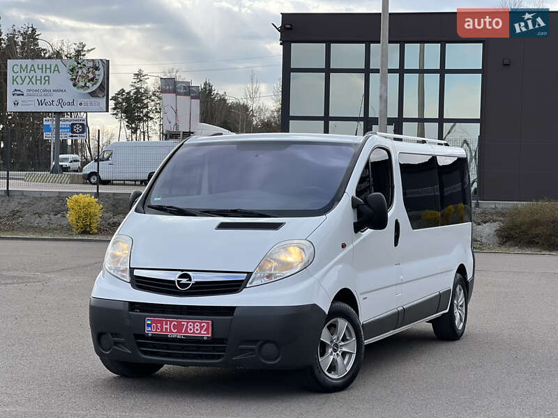 Мінівен Opel Vivaro 2013 в 