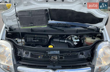 Мінівен Opel Vivaro 2013 в 