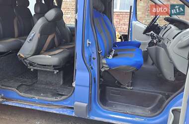 Минивэн Opel Vivaro 2004 в 