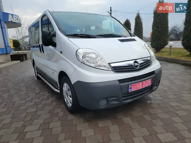 Минивэн Opel Vivaro 2014 в 