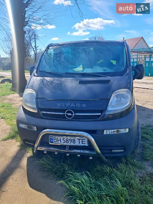 Минивэн Opel Vivaro 2003 в 