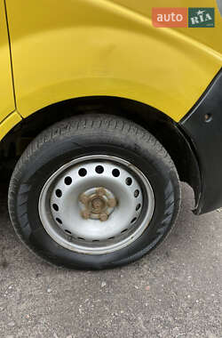 Минивэн Opel Vivaro 2004 в 