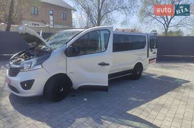 Минивэн Opel Vivaro 2015 в 