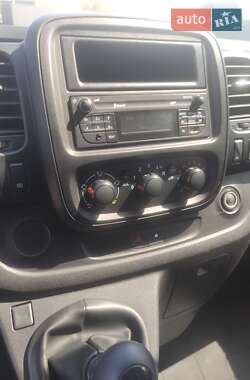 Минивэн Opel Vivaro 2015 в 