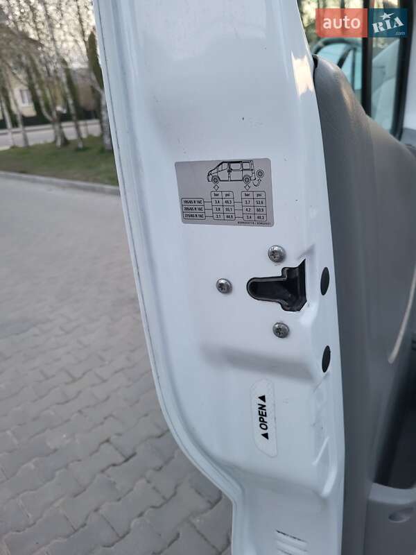 Минивэн Opel Vivaro 2007 в Хмельницком