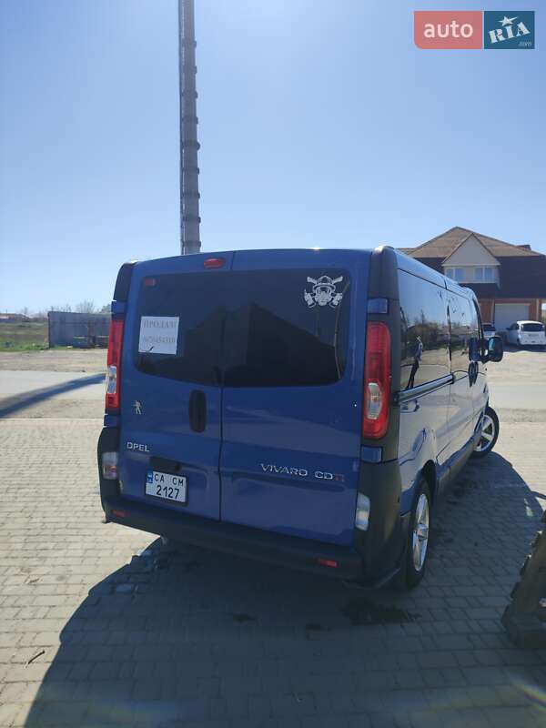 Минивэн Opel Vivaro 2011 в Умани