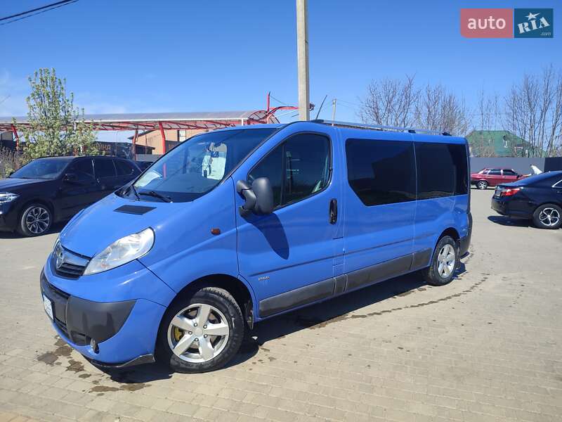 Минивэн Opel Vivaro 2011 в Умани