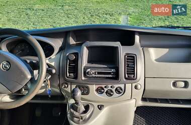 Минивэн Opel Vivaro 2011 в 