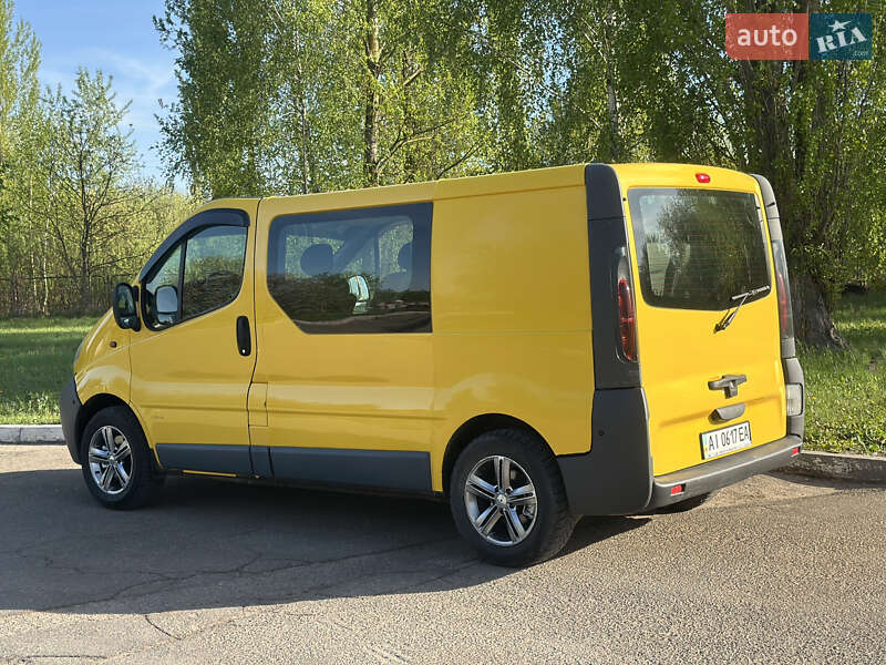 Минивэн Opel Vivaro 2004 в 