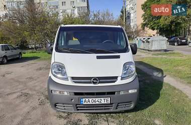 Грузовой фургон Opel Vivaro 2003 в 