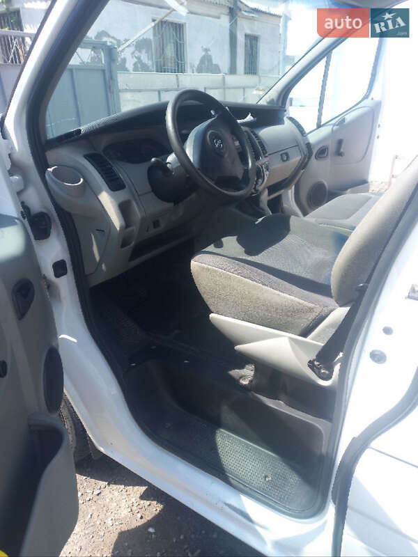 Вантажний фургон Opel Vivaro 2007 в Дніпрі