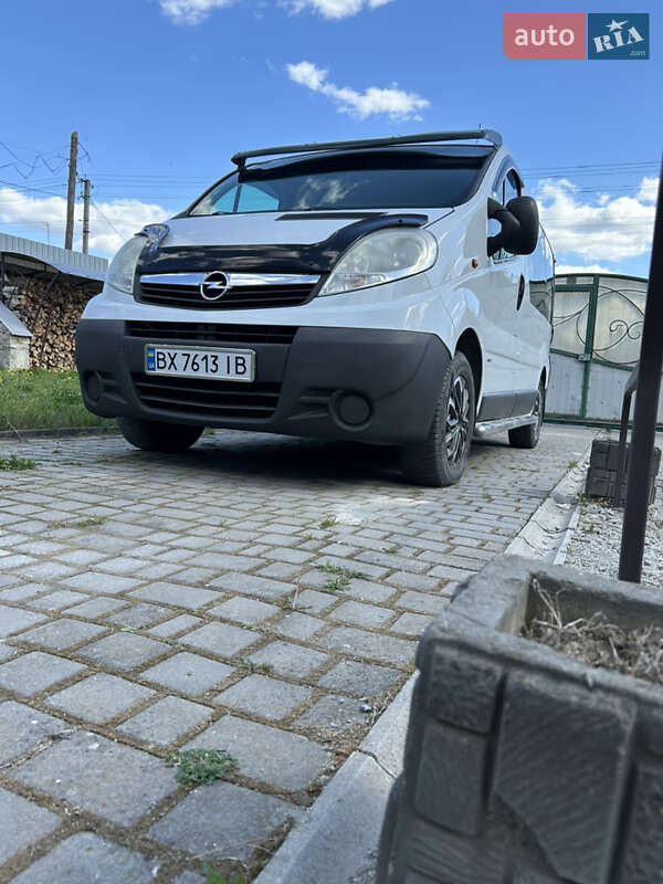 Минивэн Opel Vivaro 2006 в Городке