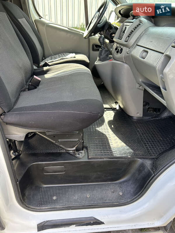 Минивэн Opel Vivaro 2006 в Городке